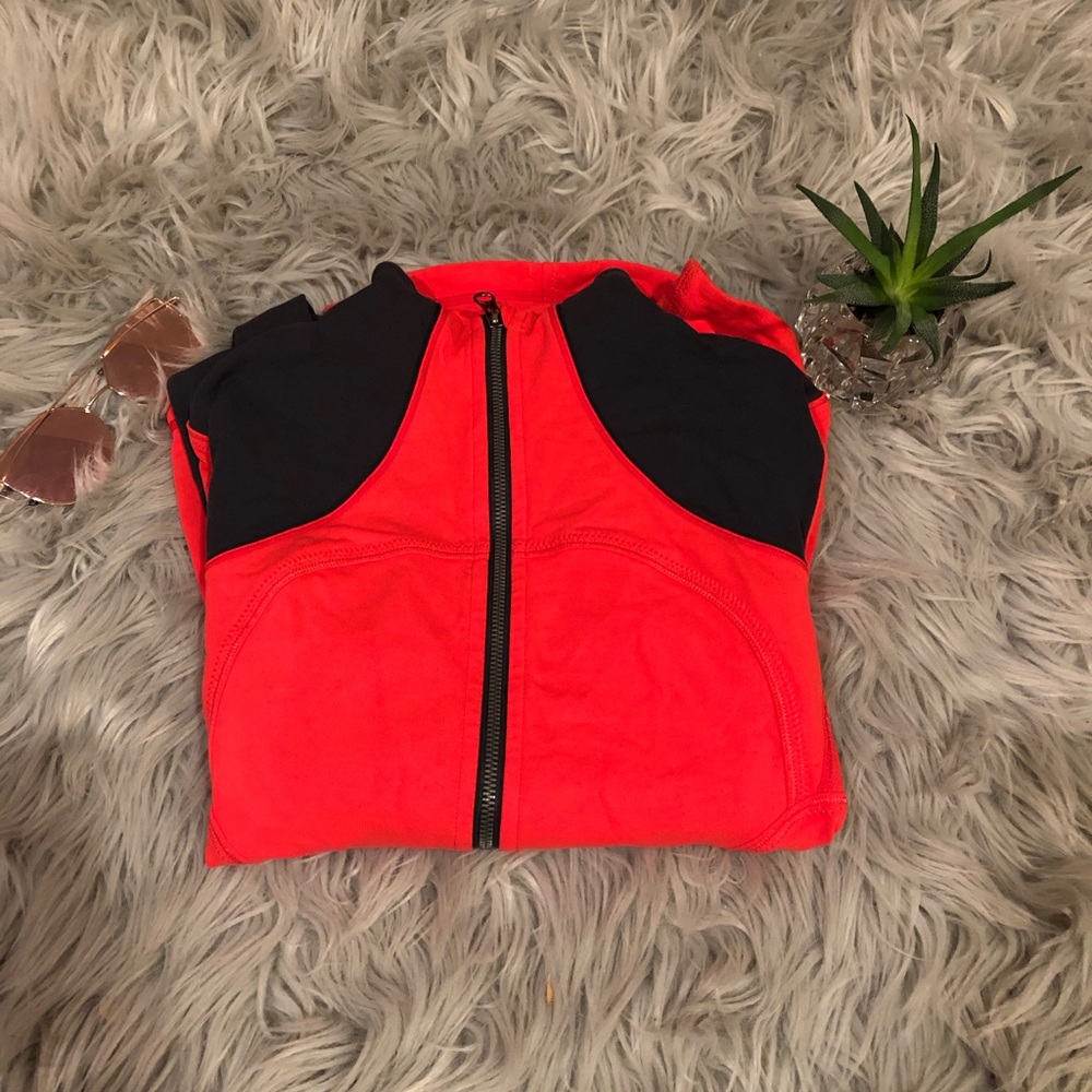 LULU LEMON long sleeve jacket.